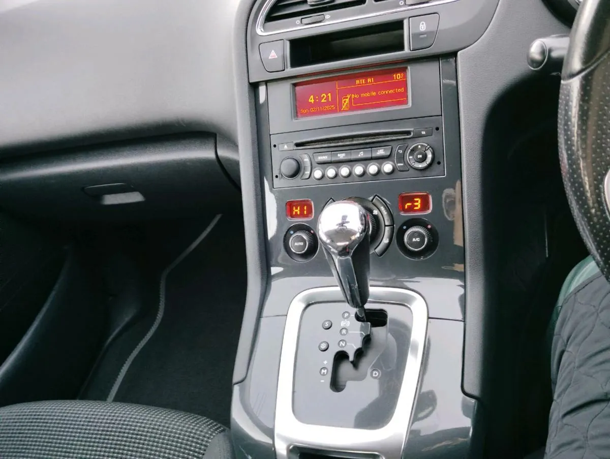 Peugeot automatic 7seeter - Image 2