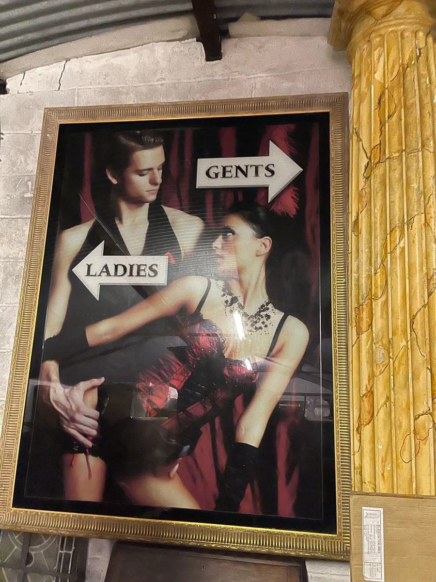 Large light up ladies gents sign - Image 1