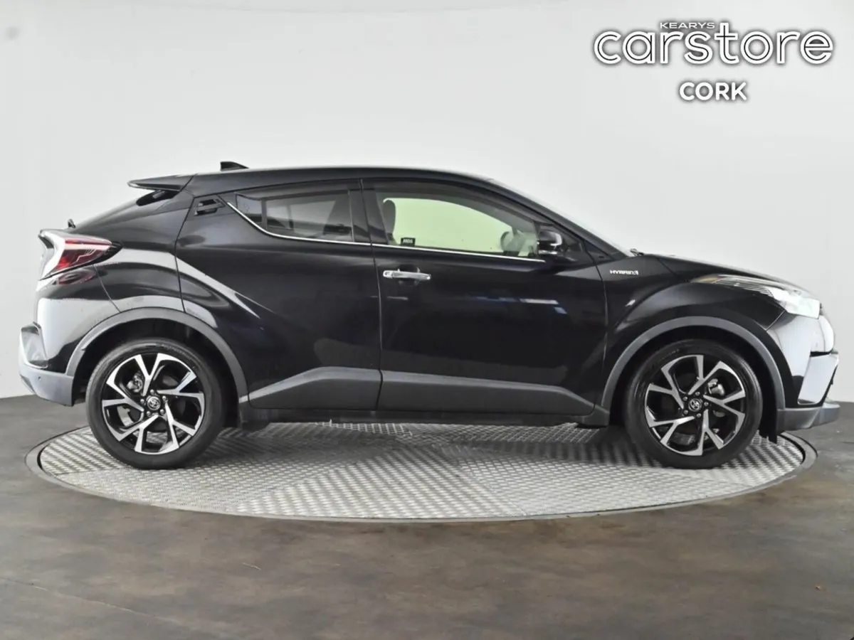 Toyota C-HR 1.8 HYBRID Auto - Image 2