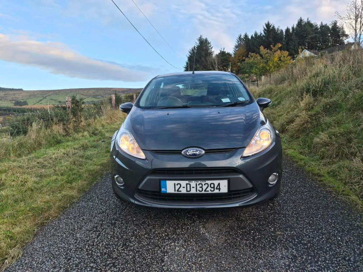 2012 Ford Fiesta - Image 2
