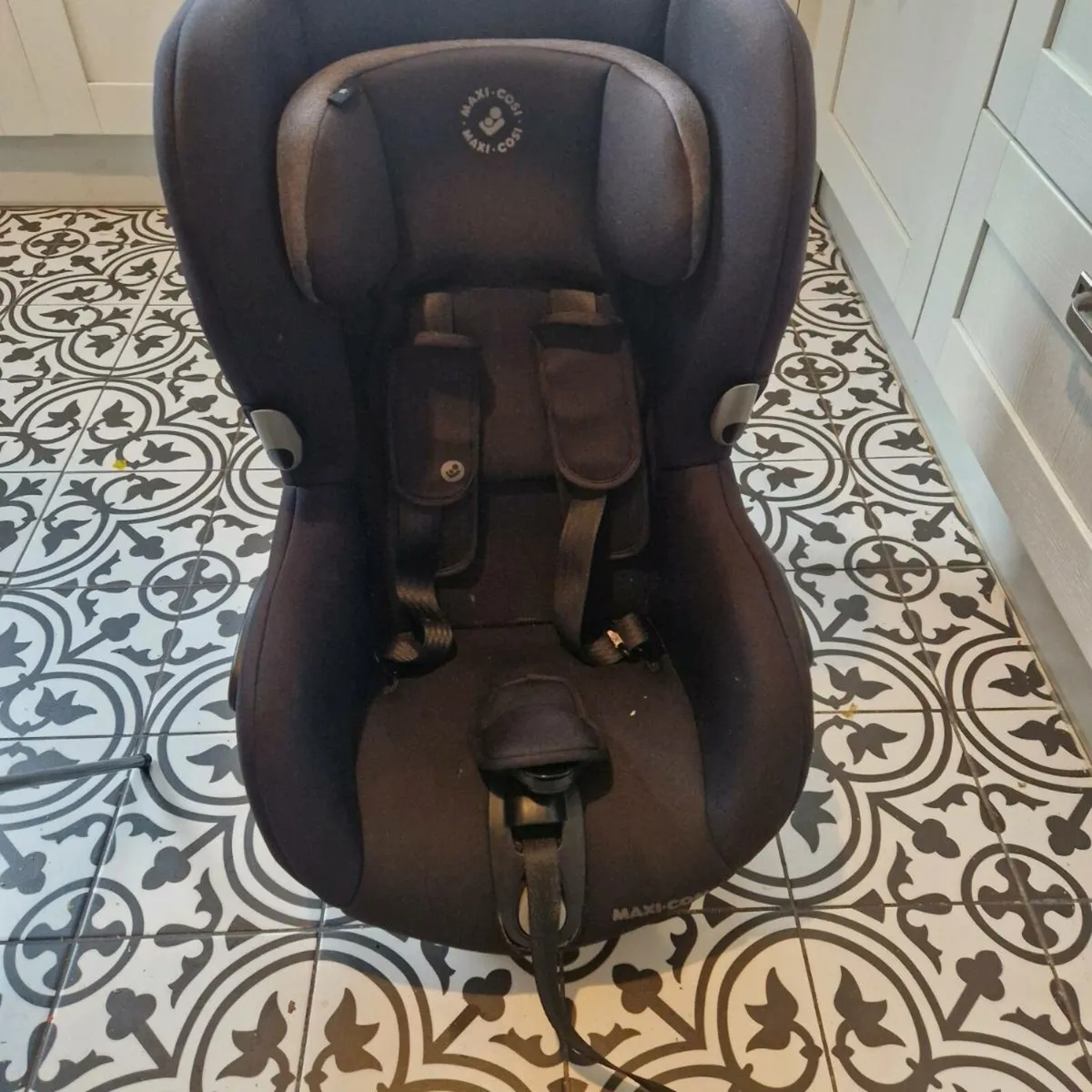 Maxi cosi Car seat-Axiss Swivel - Image 1