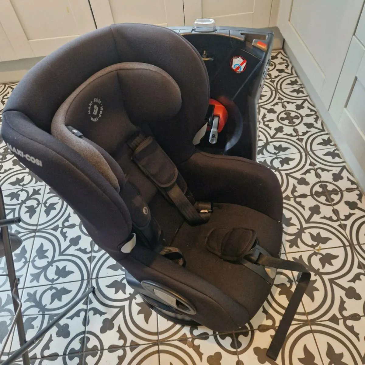 Maxi cosi Car seat-Axiss Swivel - Image 2