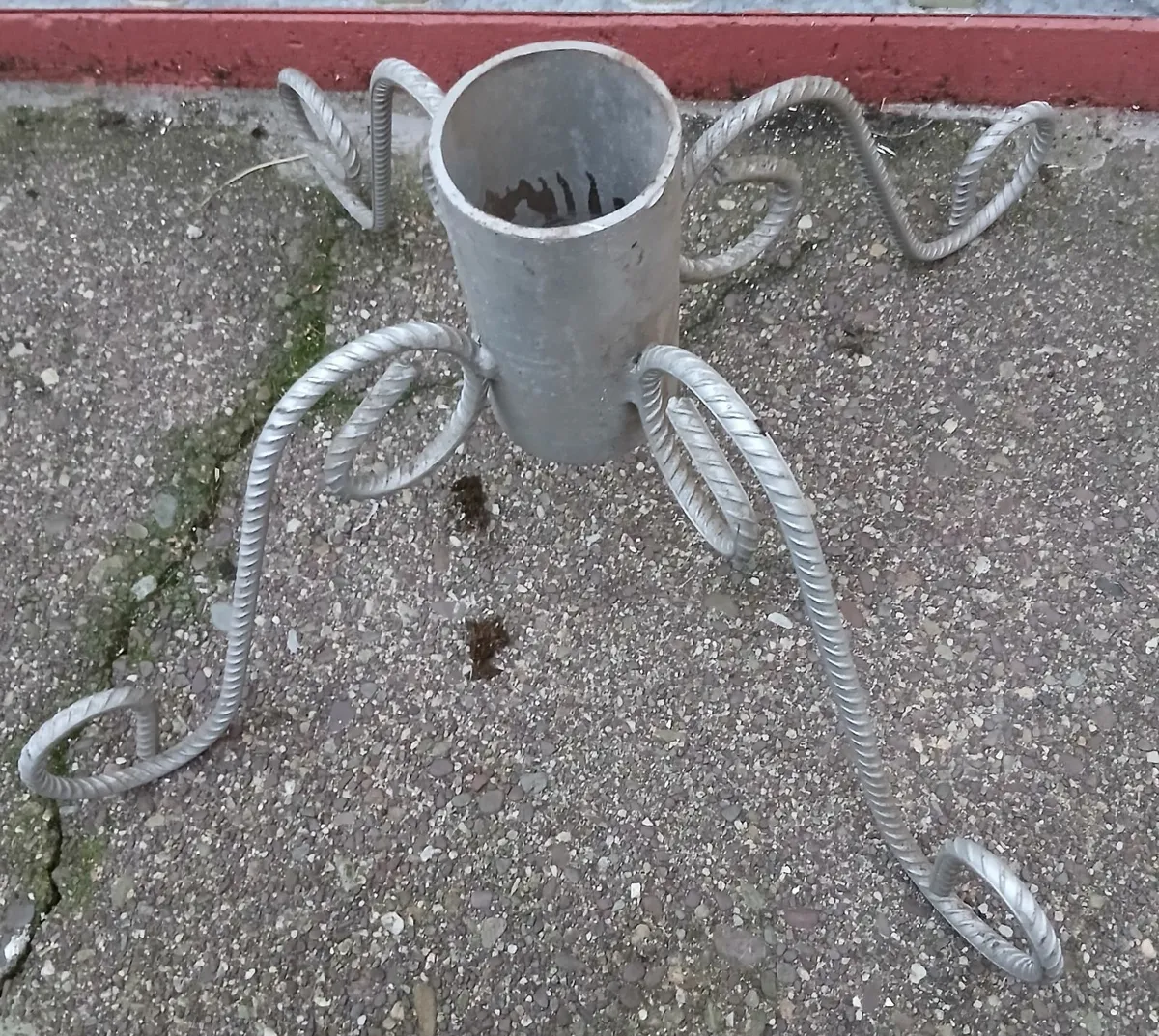 Christmas Tree Stand - Image 1