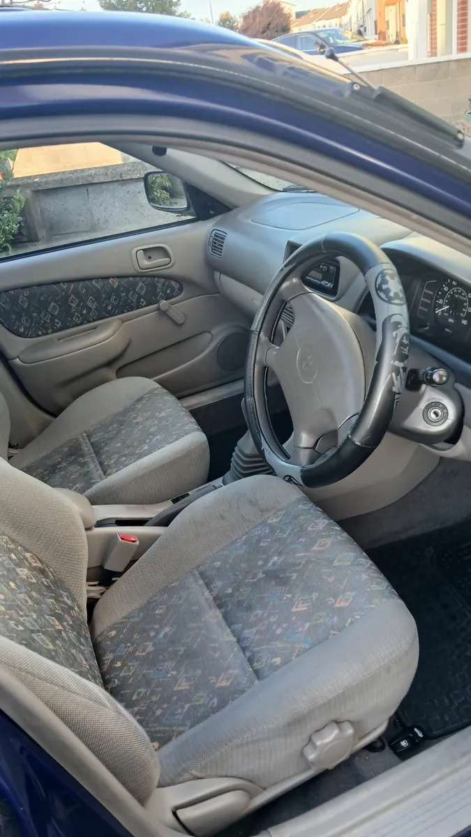 Toyota Corolla 1998 - Image 1
