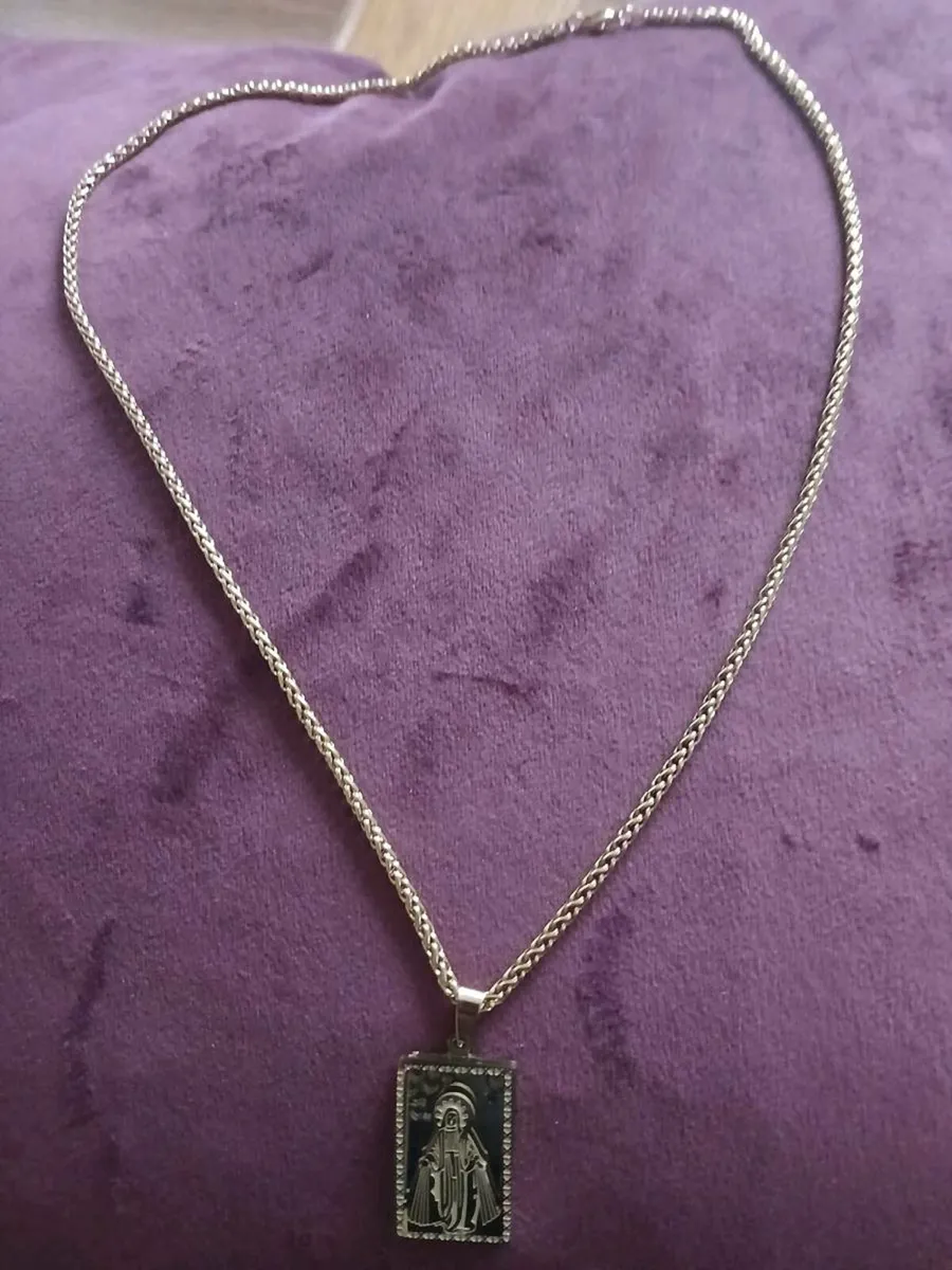 Our lady of Guadalupe pendant&chain 18kgold plated - Image 1