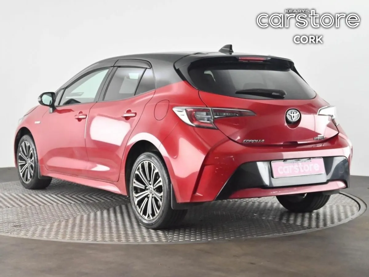 Toyota Corolla 1.8 Hybrid Luna Sport Hatchback - Image 4