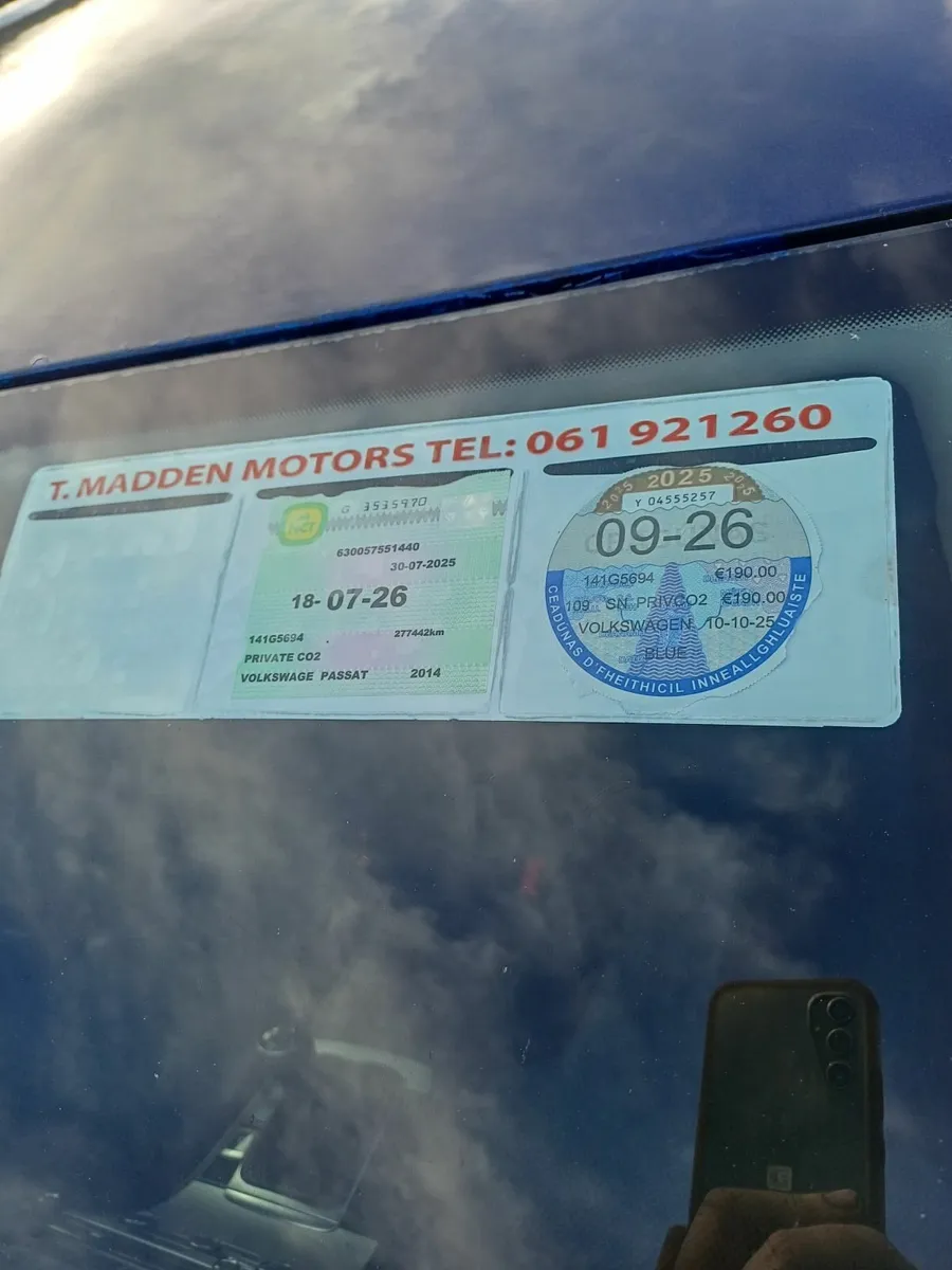 Volkswagen Passat 2014 - Image 2