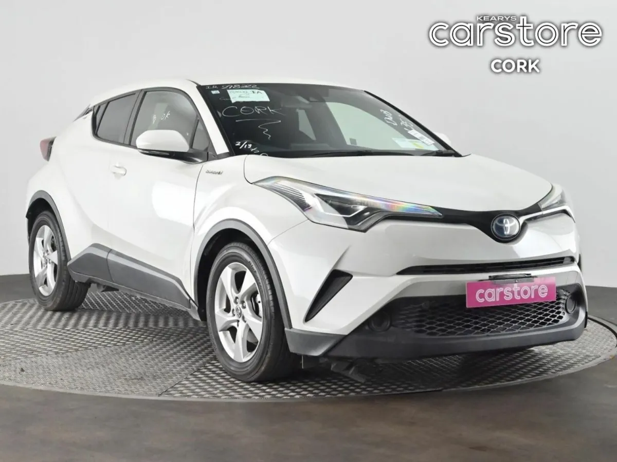 Toyota C-HR 1.8 HYBRID Auto - Image 1
