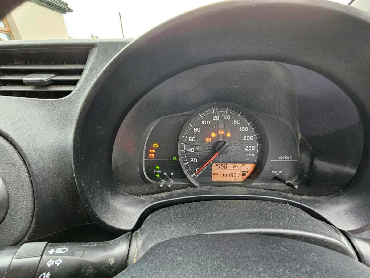 Toyota yaris for sale - Image 2