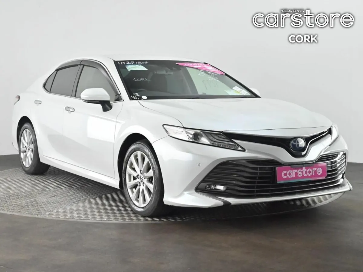 Toyota Camry 2.5 Camry Hybrid Auto - Image 1