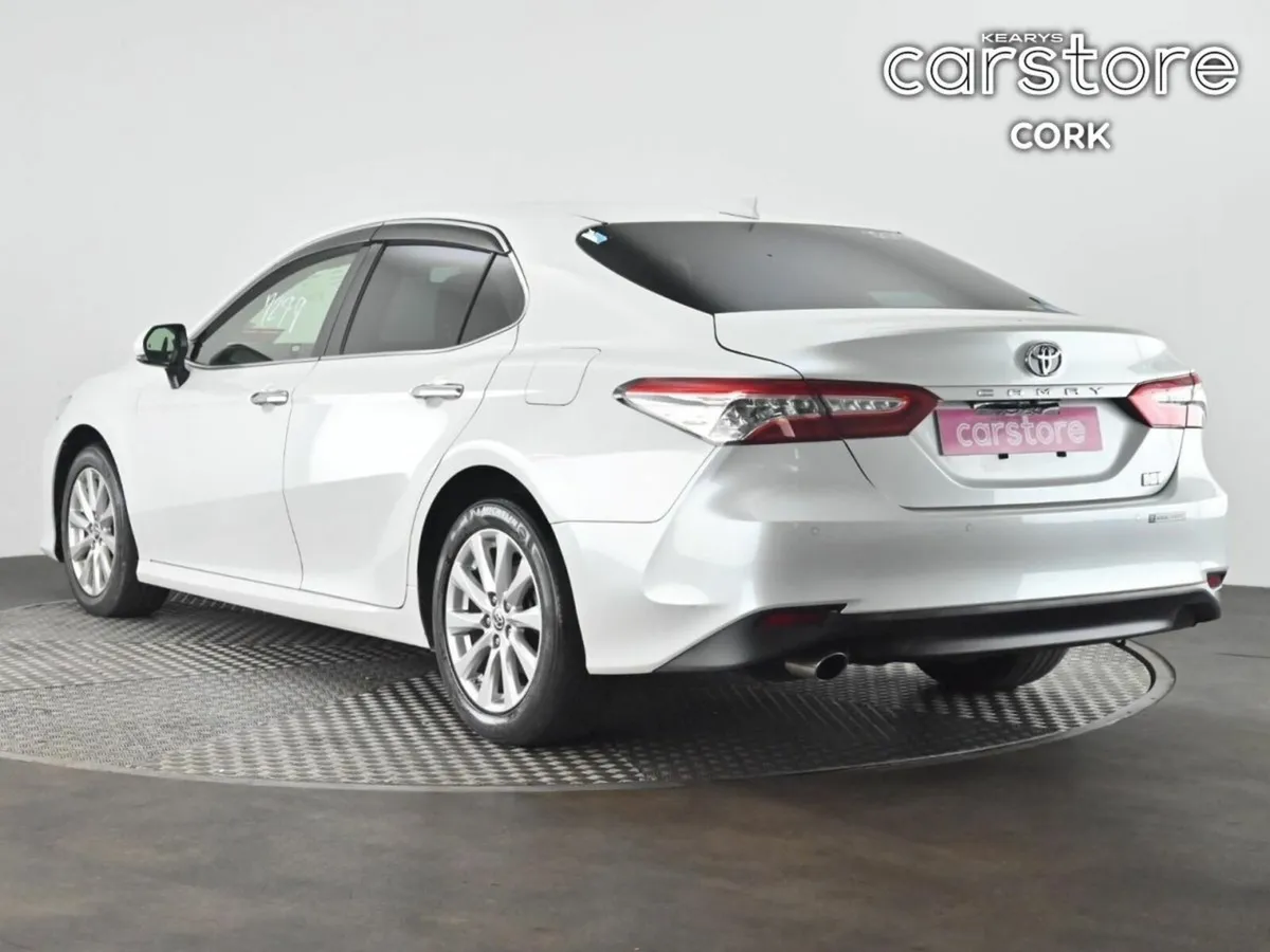 Toyota Camry 2.5 Camry Hybrid Auto - Image 3