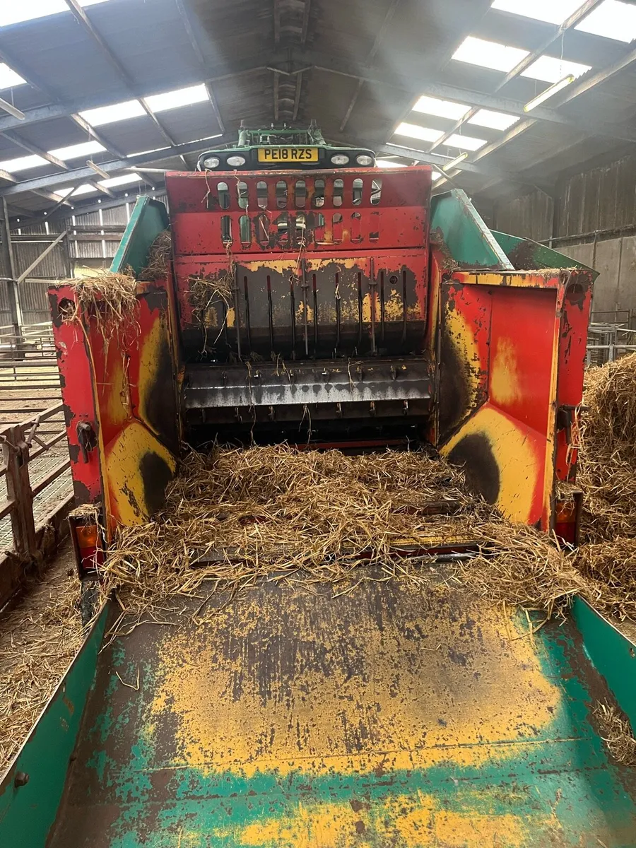 Kverneland 832 straw chopper - Image 3