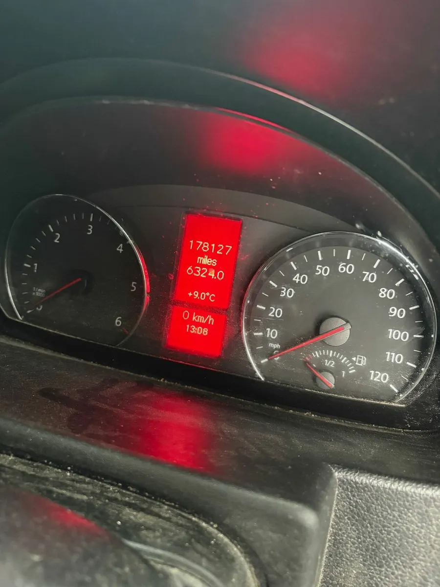 Volkswagen Crafter 2017 - Image 2