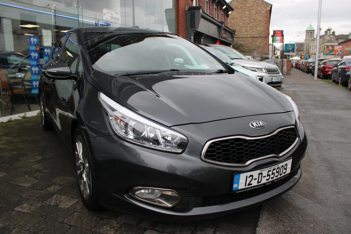 Kia Ceed 1.6 PETROL AUTOMATIC 2012 - Image 1