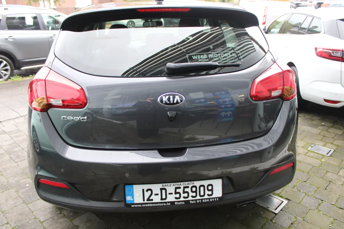 Kia Ceed 1.6 PETROL AUTOMATIC 2012 - Image 3