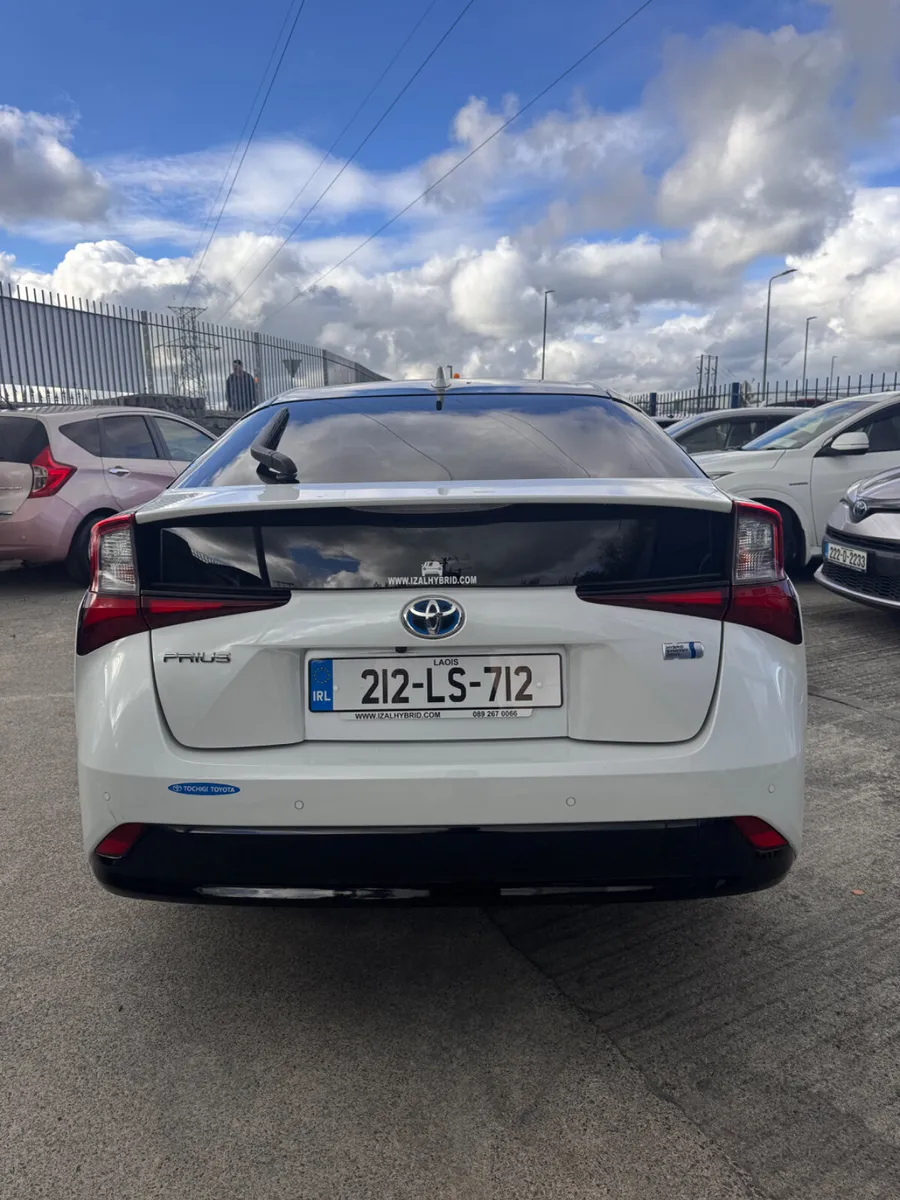 Toyota Prius 2021 - Image 2