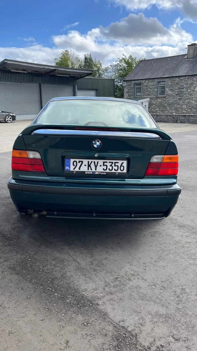 BMW e36 saloon - Image 3