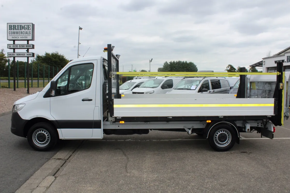 2023 Mercedes-Benz Sprinter 315 S/C Dropside TLift - Image 3