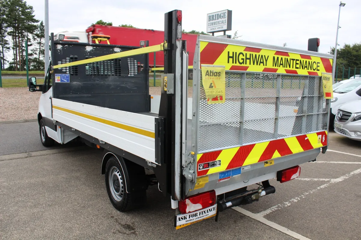 2023 Mercedes-Benz Sprinter 315 S/C Dropside TLift - Image 4