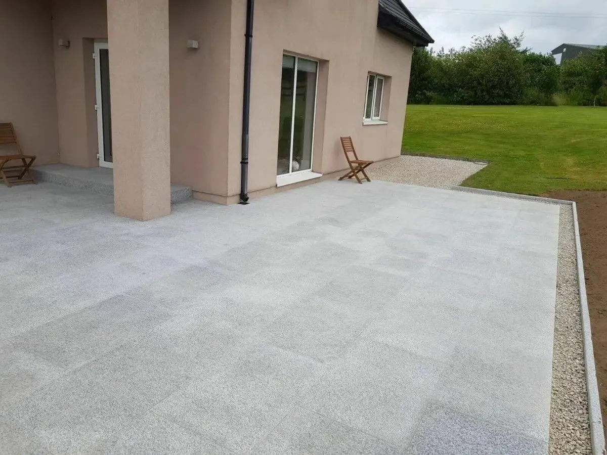 Silver/Grey Granite Paving - Image 4