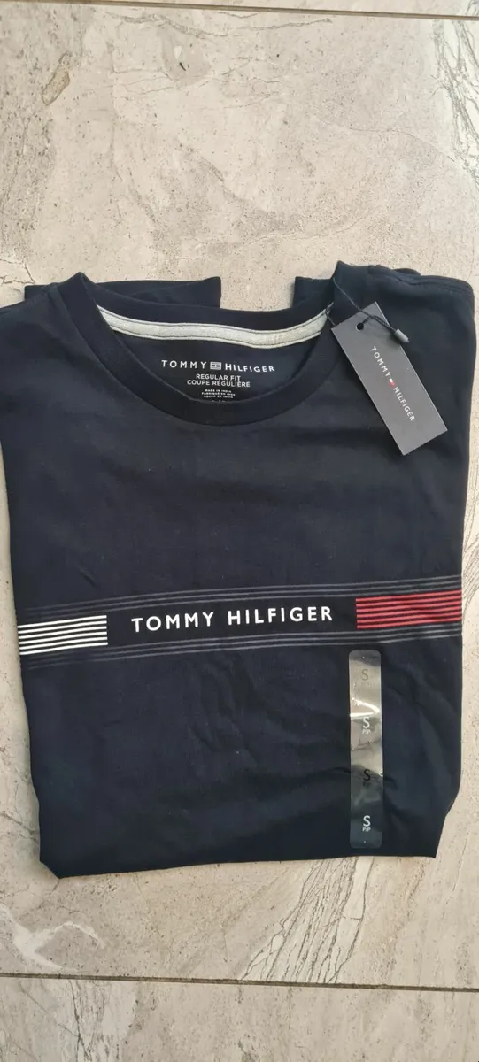 BNWT mens original Tommy Hilfiger tee shirt size s - Image 1