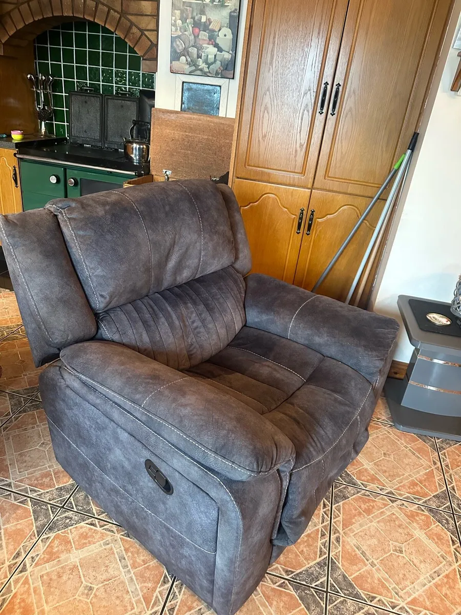 Armchair recliner (Brand- Nicole) - Image 2