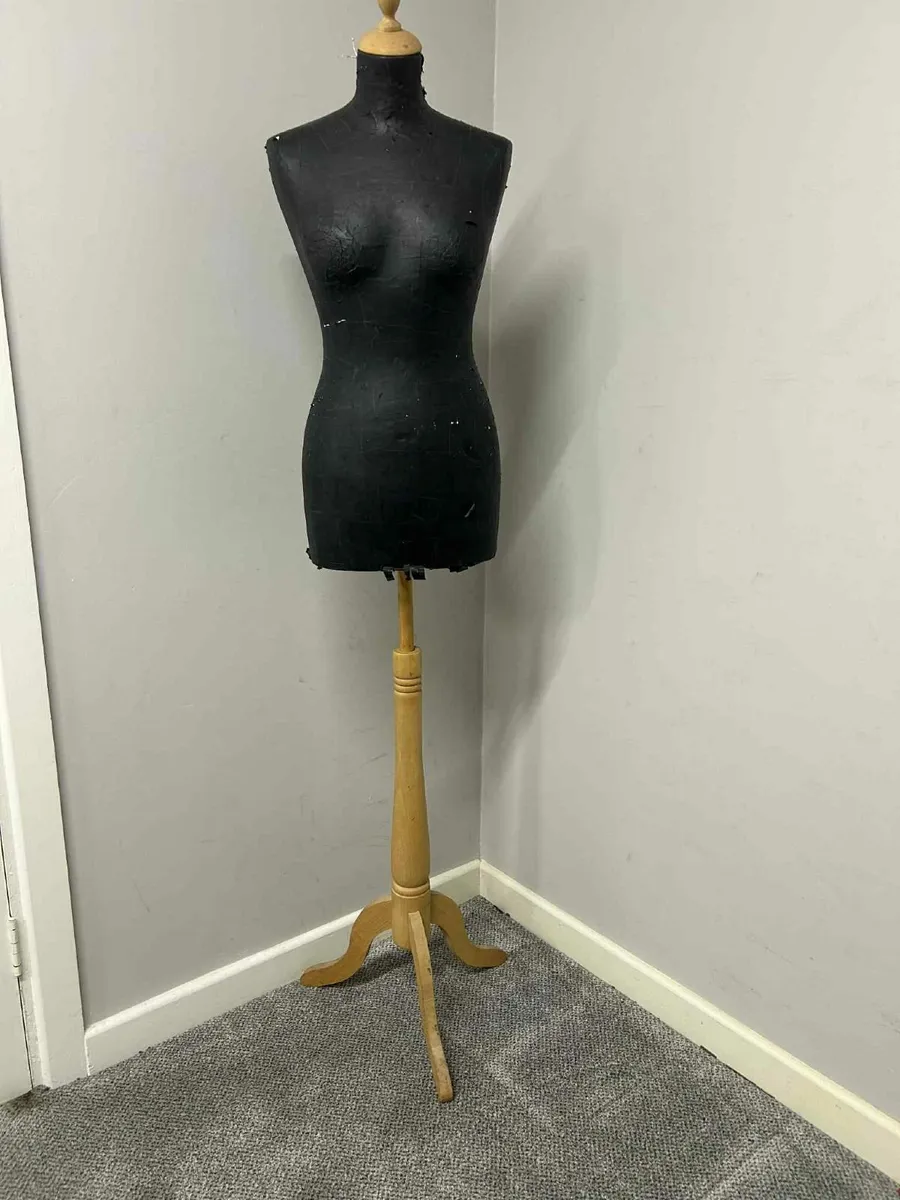 Mannequins quick sale €20 (5 remaining) - Image 2