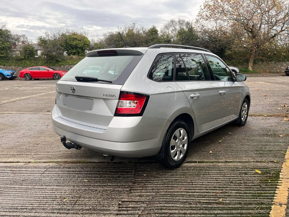 Skoda Fabia 2018 - Image 2