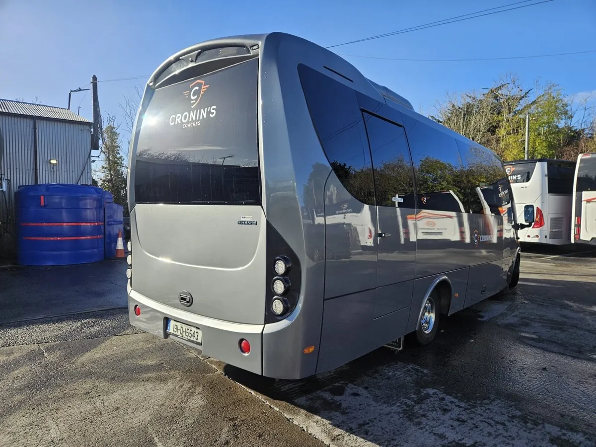 Iveco Touring midi 24 seater - Image 3