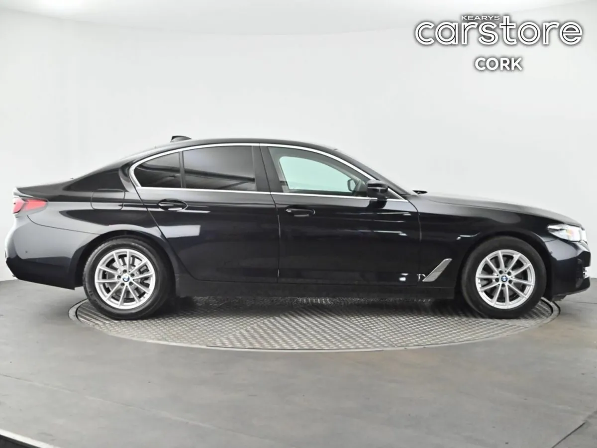 BMW 5-Series 520d SE (MHT) - Image 3