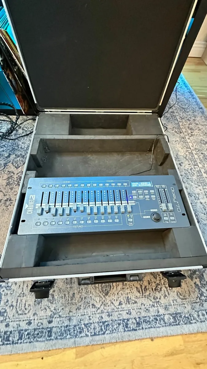 Lighting Controller Desk Chauvet Obey 70 & Case - Image 1
