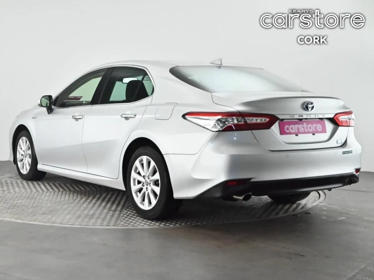 Toyota Camry 2.5 Hybrid Auto - Image 4