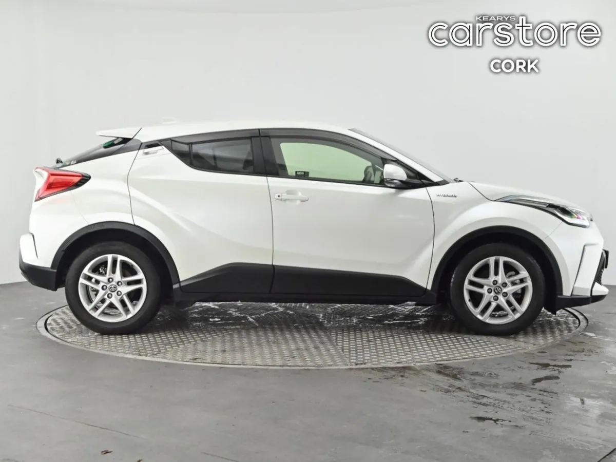 Toyota C-HR 1.8 HYBRID Auto - Image 2
