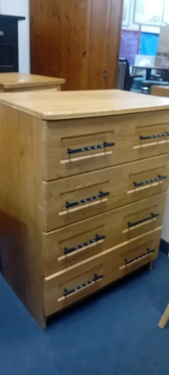Modern Oak Effect Chest Of Drawers