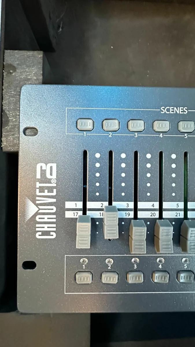 Lighting Controller Desk Chauvet Obey 70 & Case - Image 2