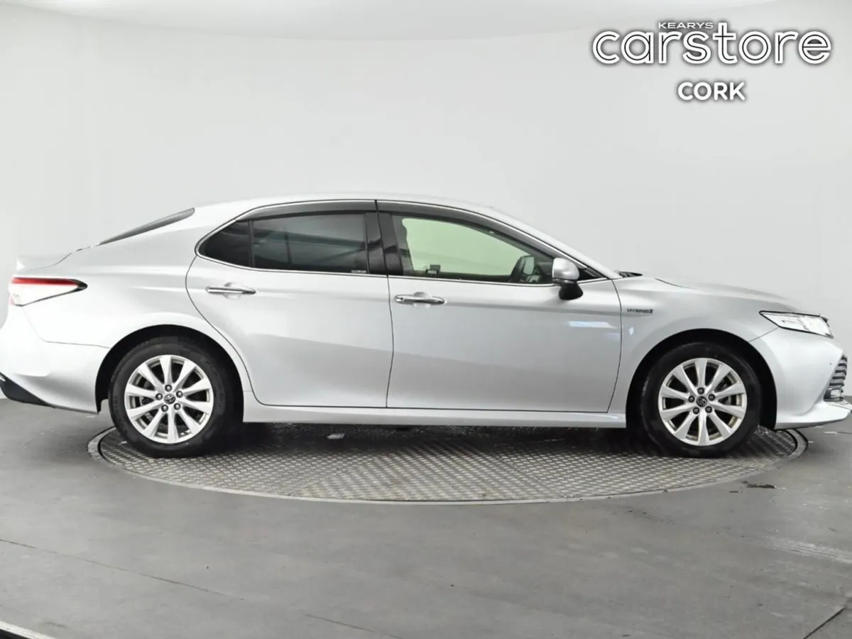 Toyota Camry 2.5 Hybrid Auto - Image 2