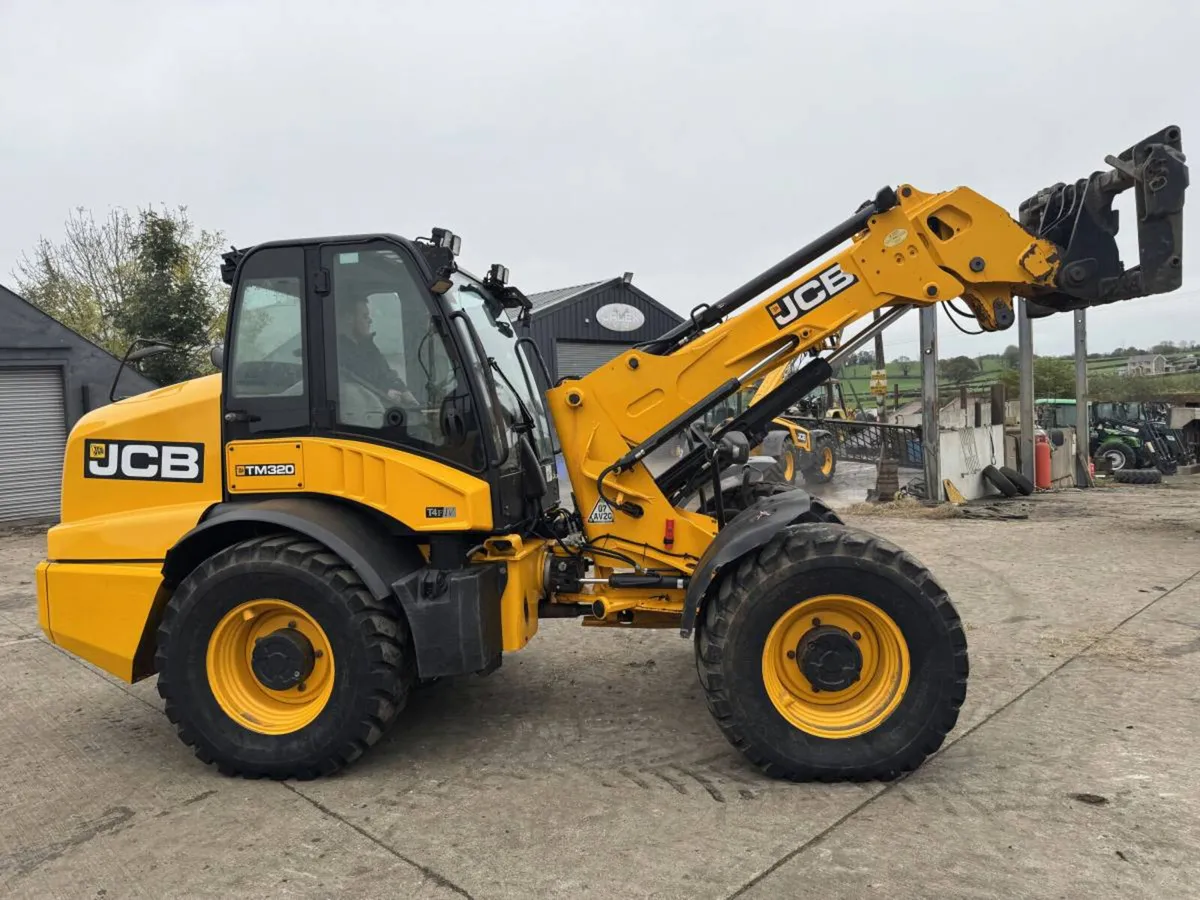 2019 JCB 320 - Image 3