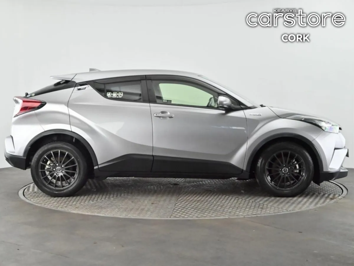 Toyota C-HR 1.8 HYBRID Auto - Image 3