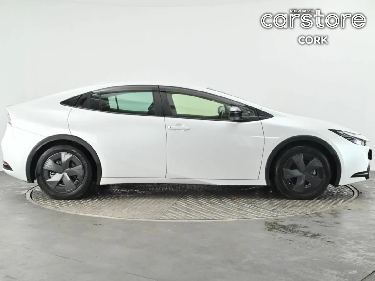 Toyota Prius 2.0 Hybrid Auto - Image 3
