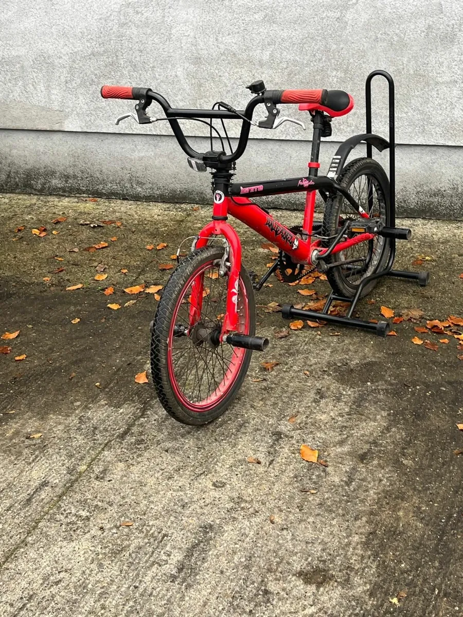 Boys BMX bike - Image 3