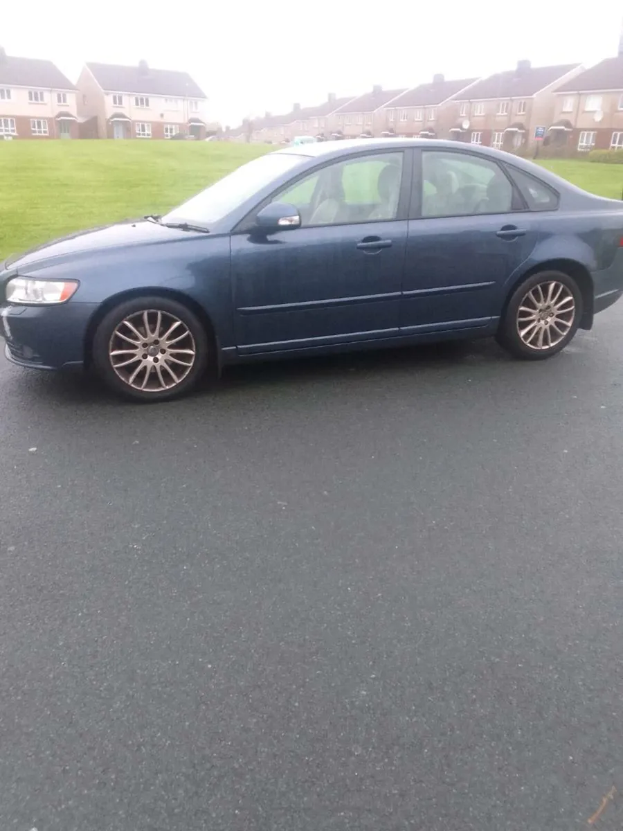 11 Volvo S40 - Image 3