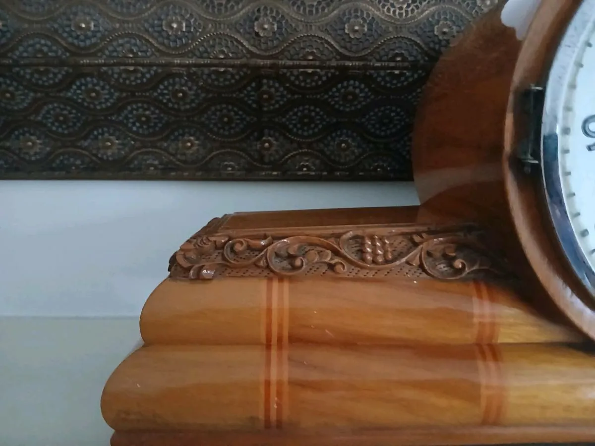 1940s mantle clock solid oak - Image 4