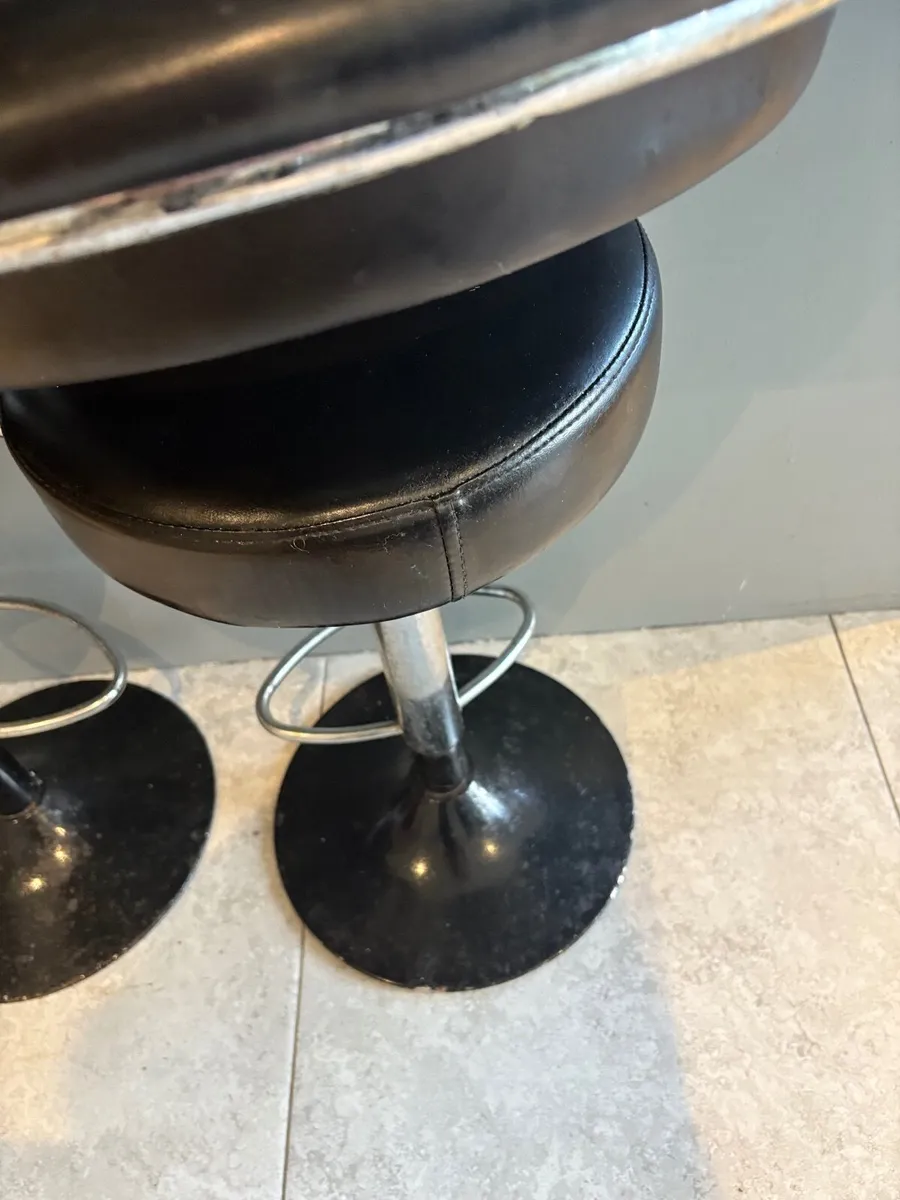 High stools - Image 1