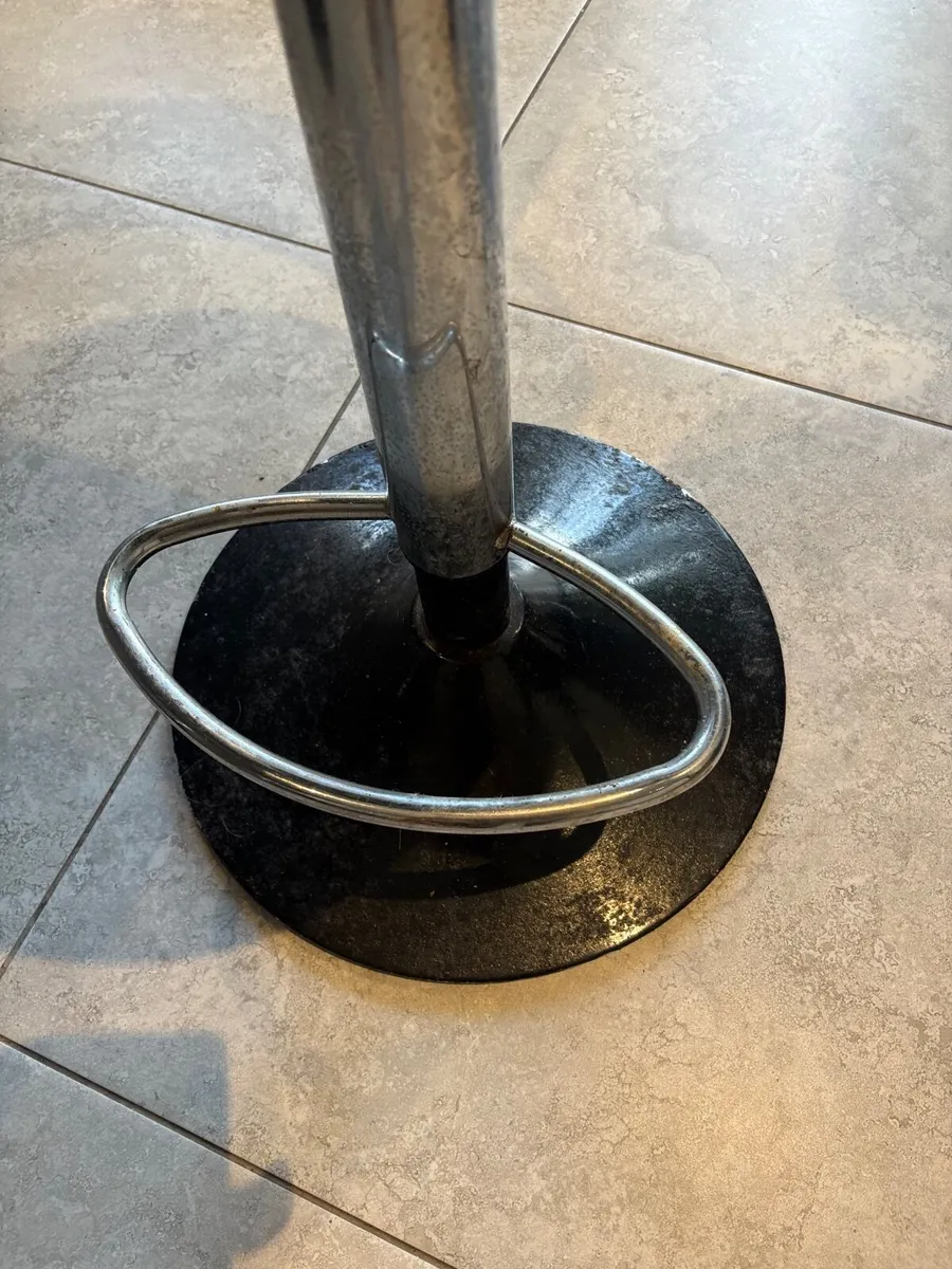 High stools - Image 2