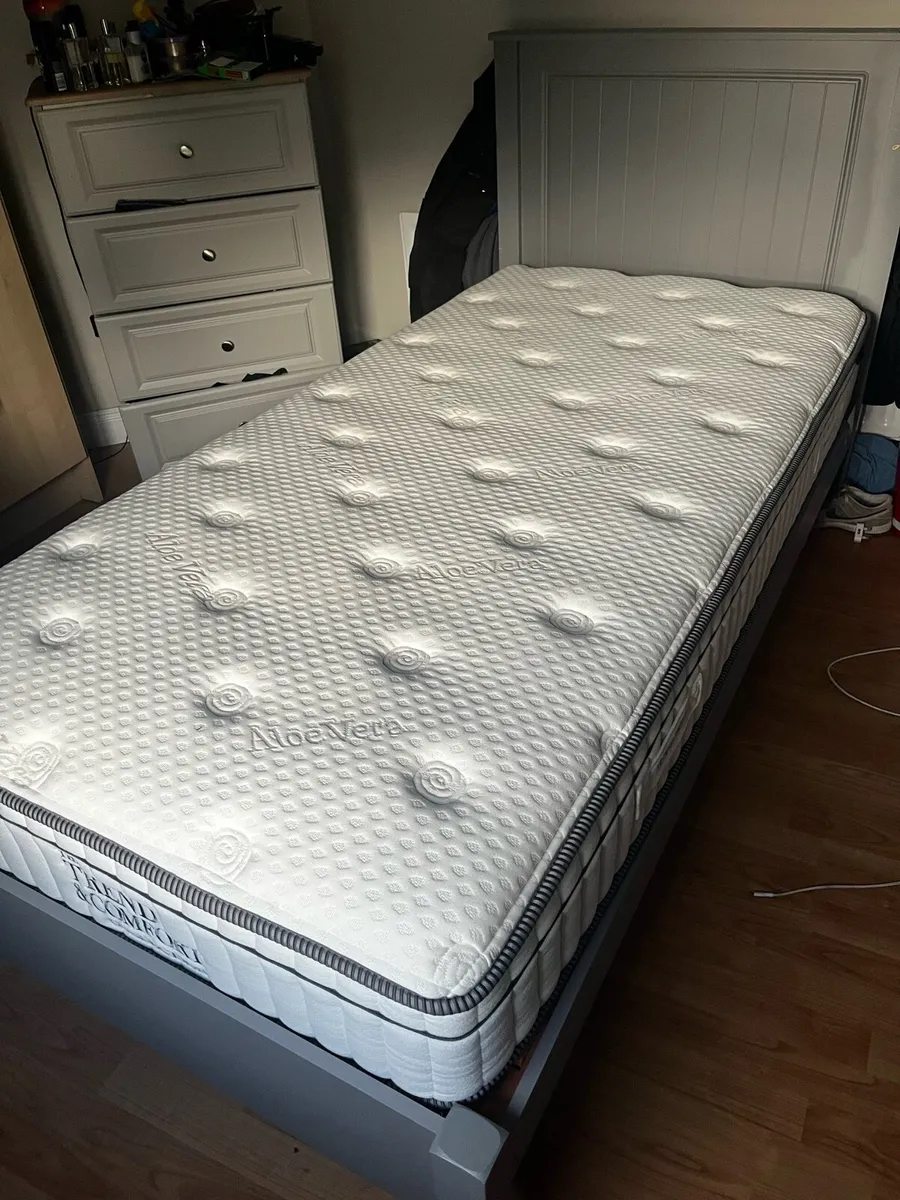 Single Bed and mattress - Image 4