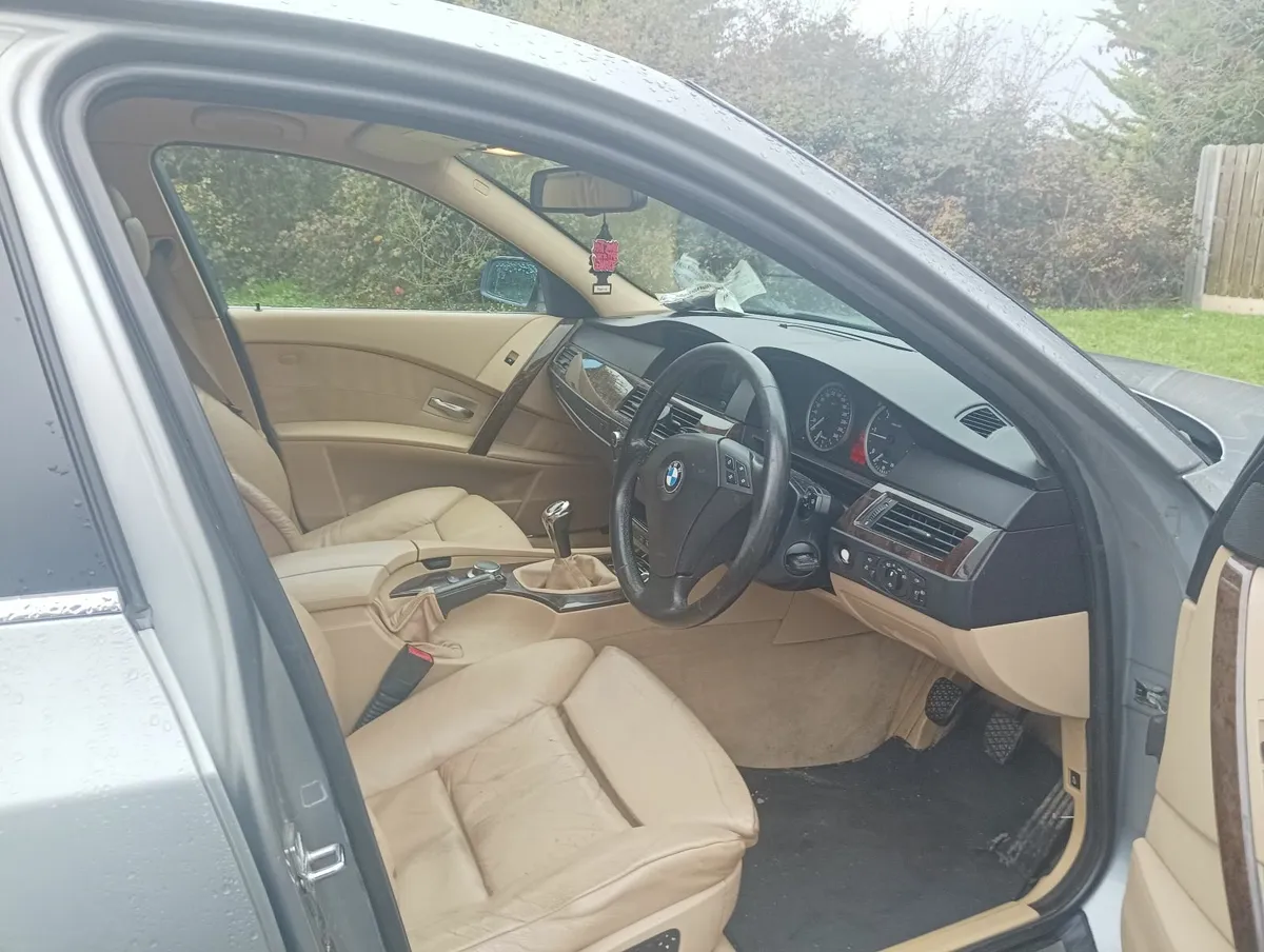 BMW 5-Series 2006 - Image 1