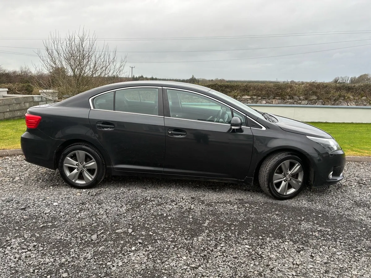 2014 Toyota Avensis Aura 2.0 D-4d - Image 2