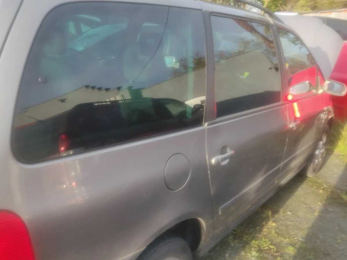 SEAT Alhambra 2010 - Image 2