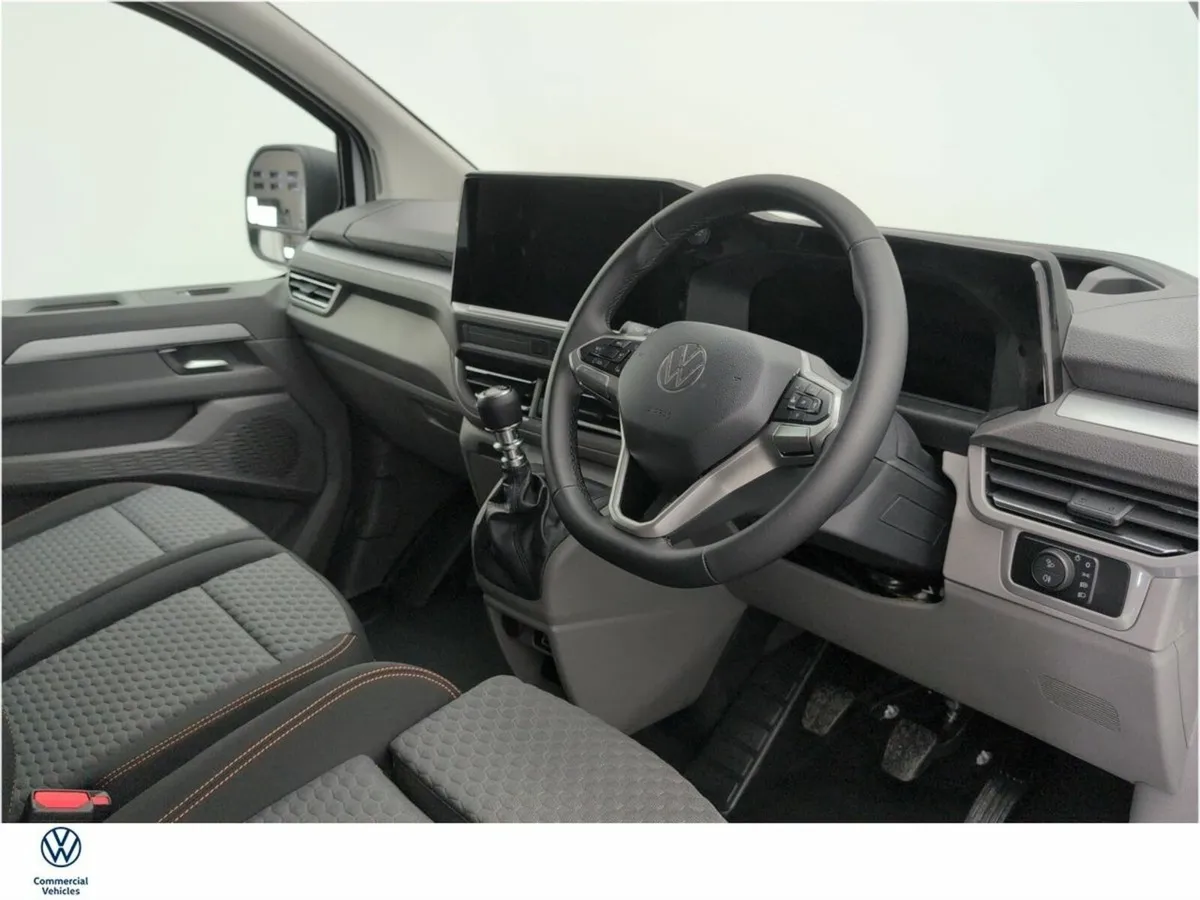 Volkswagen Transporter 30 VAN LWB PAN AMERICA 150H - Image 3
