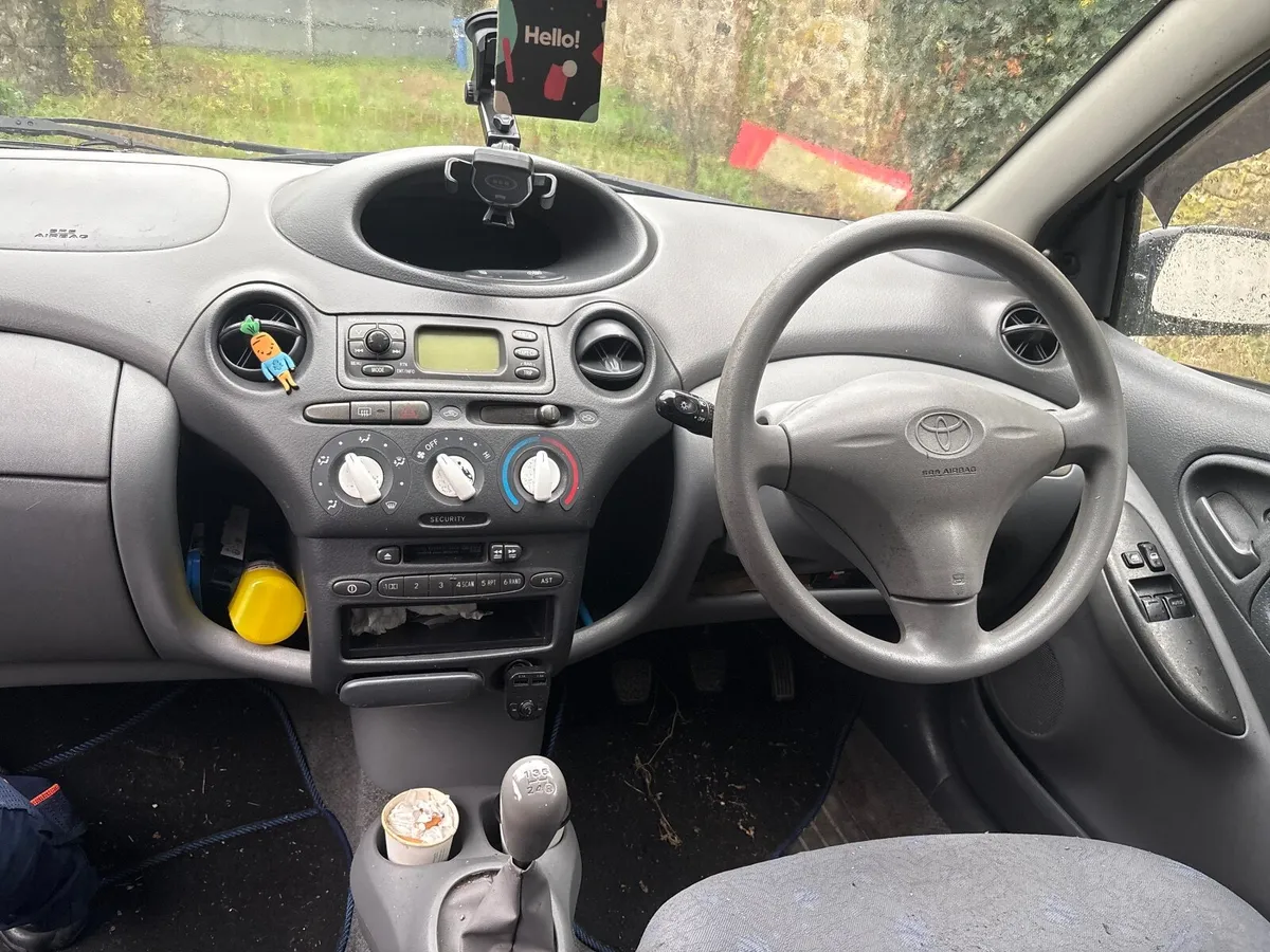 Toyota Yaris 2002 - Image 4